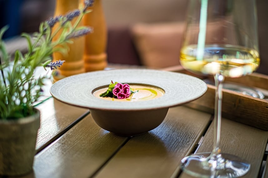 Die kalte Jahreszeit steht vor der T�r: Welche Weine passen zu Suppen, Cremes und Br�hen?